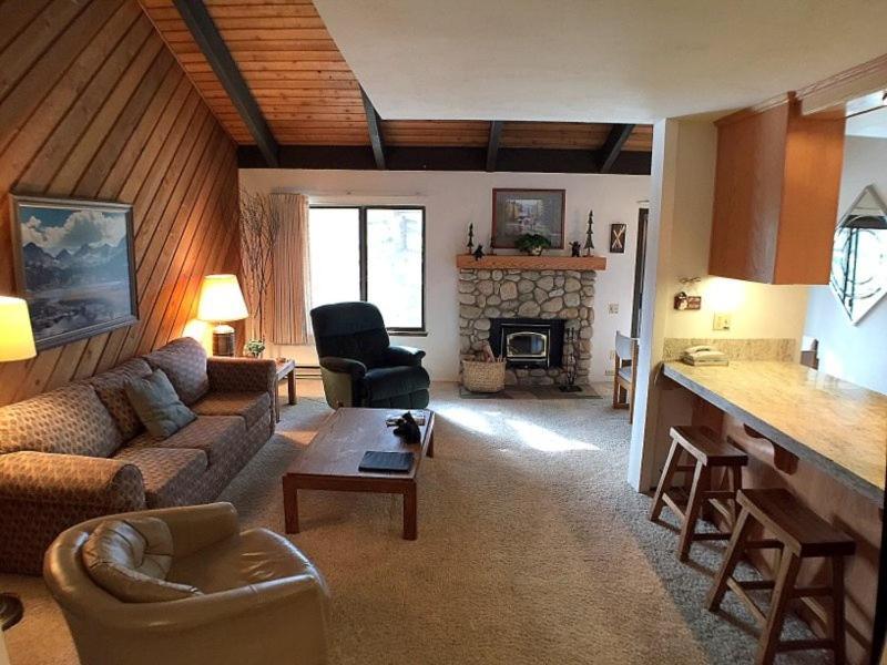 Standard Condos With Free Parking Mammoth Lakes Room photo