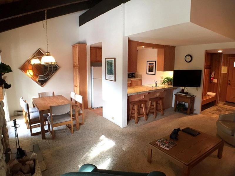 Standard Condos With Free Parking Mammoth Lakes Room photo