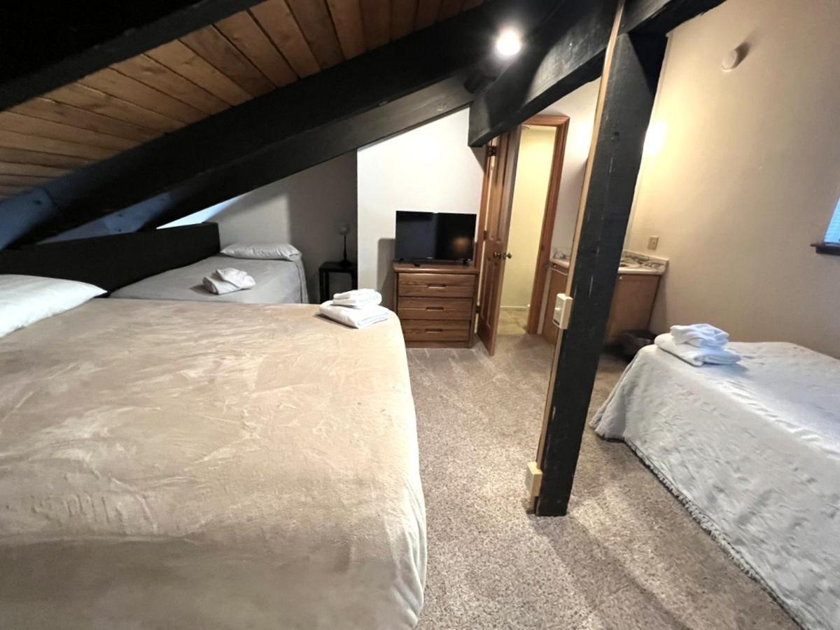 Standard Condos With Free Parking Mammoth Lakes Room photo